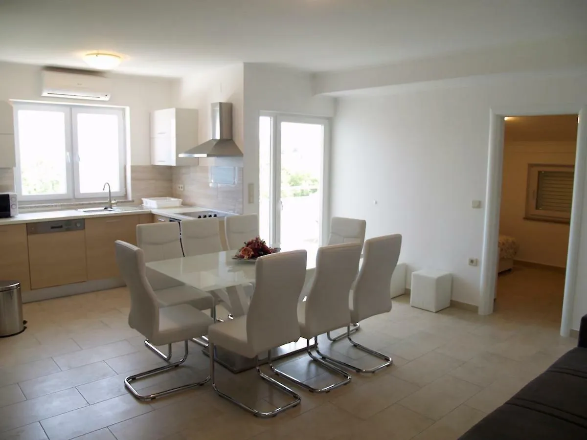 Villa Majer بريكو شقة