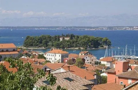 Villa Majer Preko 0*,